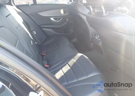 2015 Mercedes-Benz C 300 Sport 4Matic z USA, uszkodzony, nr VIN 55SWF4KB6FU027422